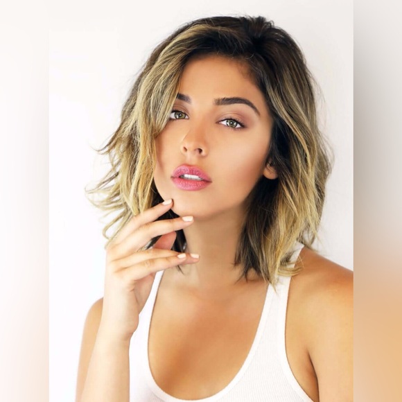 MANNA KADAR COSMETICS | Flawless Finish Dual Powder in C2 - Picture 5 of 7